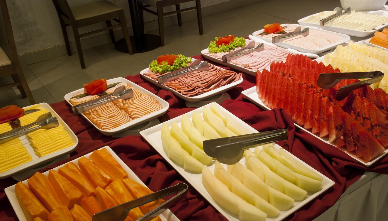Hotel Atlantico Travel Copacabana Рио де Жанейро Екстериор снимка Breakfast buffet